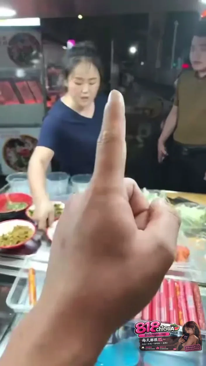 明码标价还是公然宰客?苏州路边摊惊现“天价炒面”,别让无良摊贩砸了夜经济的锅!