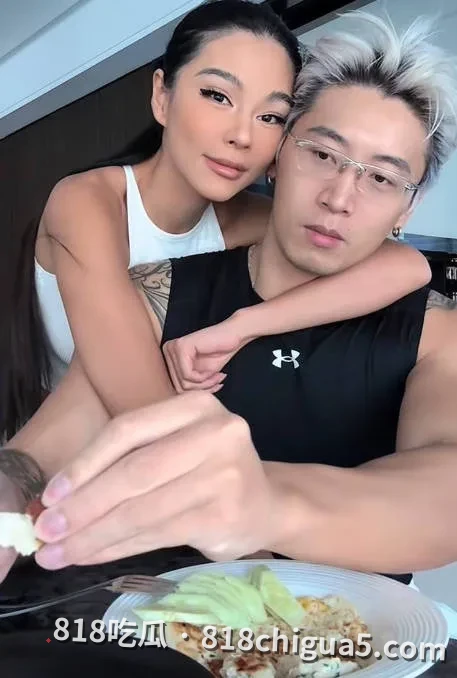 五年感情比不过碎银几两!抖音百万网红晚安晶晶酱出轨傍大款,男友戴诚亨陪跑五年惨遭抛弃 !淫秽视频全网曝光声讨渣女!