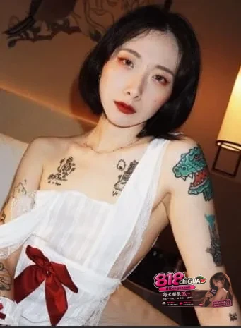 巨乳眼镜妹【林慧君】下海捞金,携手男友露脸直播,自慰扣穴无套抽插高潮爆浆反差感拉满!