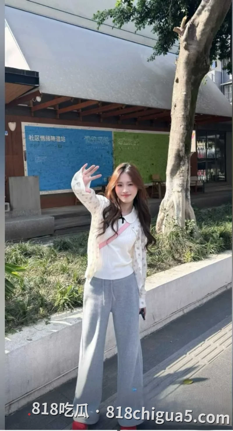 四川成都母狗张欣语魔性女喘福利流出,川妹子方言浪叫到失禁听完耳朵怀孕! 当场给自己的大屌撸一发。