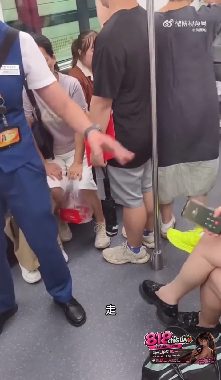 杭州地铁1号线惊魂一幕!美女怀疑被“摸手”引爆激烈对决,网友吵翻了!