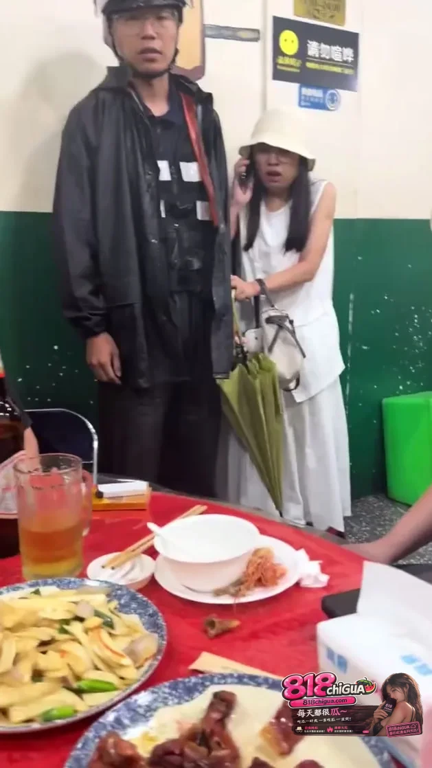嫌7米外有人抽烟?温州女子苍蝇馆子大闹,装晕报警硬演“碰瓷戏”!