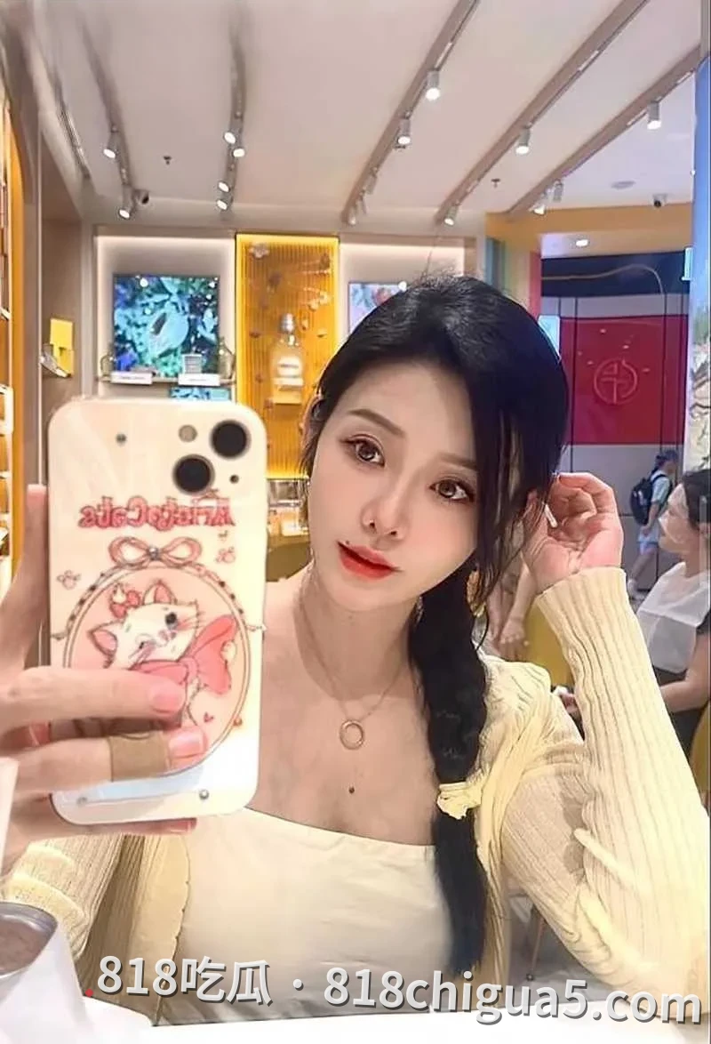 想要生活过得好 大屌肯定吃的好 女演员李凯诗被金主调教无套后入骚穴视频