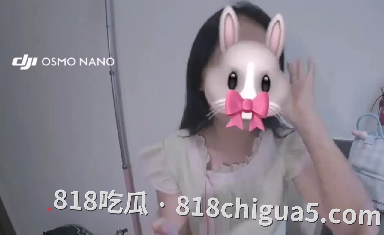 厦门公交女生出岛补票1元喊司机道歉？网友发现是她的问题后集体狂骂，有人劝“隐藏视频”！