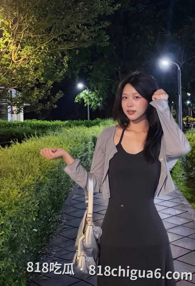 北京21岁巨乳女大学生子晴被曝出性爱视频!全自动榨汁机般疯狂女上位骑乘,口交吸吊让大鸡巴爽到生活不能自理。
