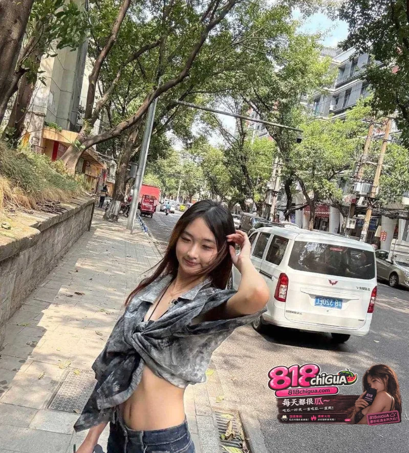 重庆高颜值舞蹈生堪称极品少女的钟楚萱被男友调教成骚逼女友骚到极致淫水横流母狗属性尽显