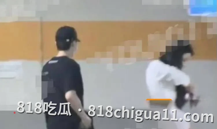 雷神之锤男演员黄嘉新黑料事件曝光!前女友指控他的多项不当行为,包括逼迫打胎进行流产、强制上环及与孙雪儿发生婚外情,性爱视频被网友扒出。