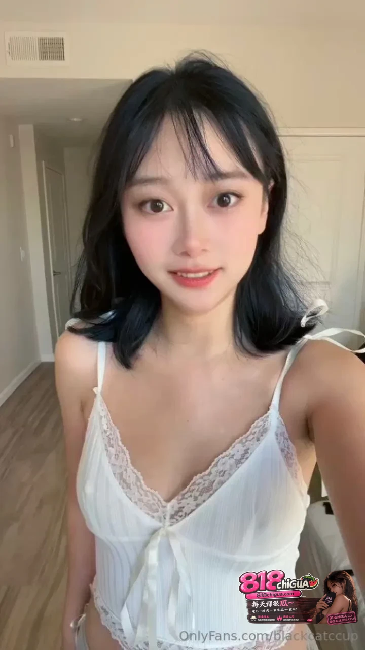 高颜值清纯网黄黑猫露娜酱精彩福利视频合集性感娇躯情趣套装裸舞抖奶诱惑火辣身姿挑战视觉神经