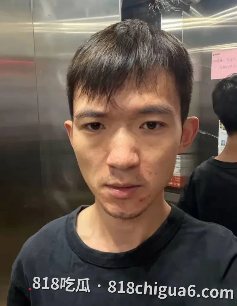 抖音百万网红刘大炮与不吃奶露拖野战视频曝光!感受来自大自然的操逼高光,后入67秒就射了还是有点小紧张。