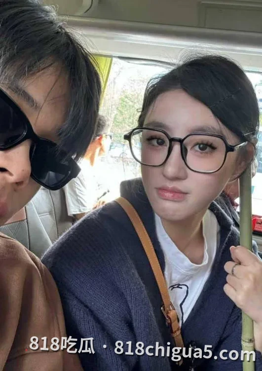 第五人格游戏主播伯人设崩塌,被操粉成瘾受害女性被联名曝光,凌晨发布道歉声明被打脸后被迫退网!
