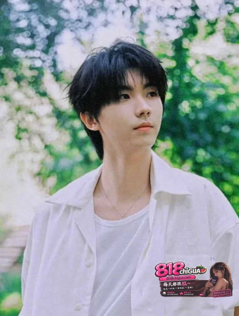 时代少年团队长马嘉祺出轨丑闻曝光！与谢可寅秘恋期间被曝出轨操女粉，酒店性爱视频流出引发全网热议！