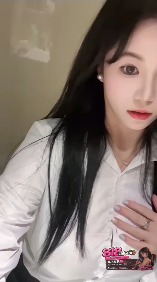 抖音豪乳网红可可baby直播展示粉嫩玉体吊钟大奶自慰掰穴粉嫩内壁清晰可见高潮淫叫表情骚浪至极