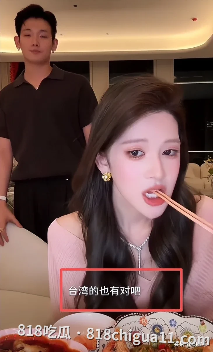 抖音千万网红梅尼耶偷吃黑料曝光!刚刚结婚就开始勾引其他女人,经常夜不归宿,还主动拍下肏其他母狗视频被网友扒出。
