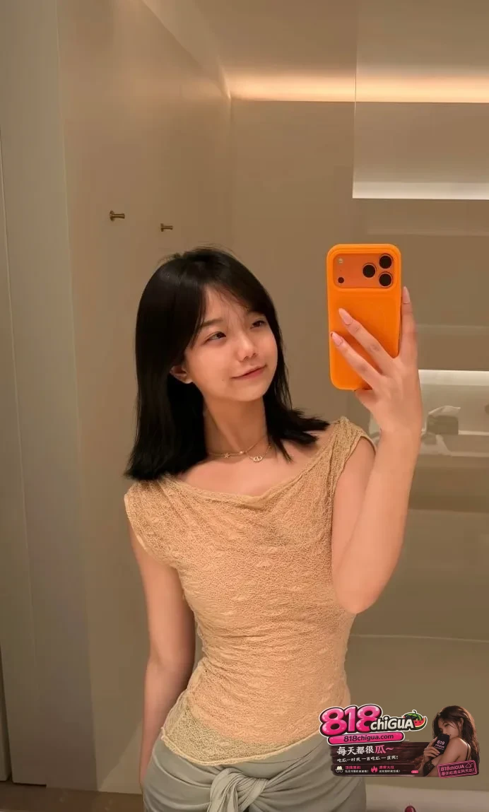 抖音58万粉高颜值网红藤藤菜因私密福利视频流出被官方永久封号自慰肛交视频流出迅速爆火福利姬身份坐实!