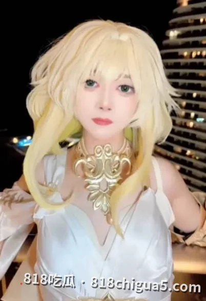 二次元伪娘水银灯最新约炮自拍流出，Cos白金圣女跪舔吃鸡，足交侍奉，站立猛蹬狂操菊花肉棒乱甩！