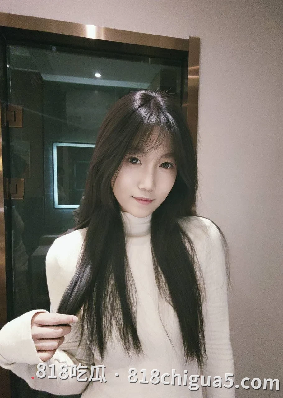抖音小网红何美玲第一视角露脸约炮金主视频!性欲强烈难以抑制,骚穴接触到大屌就流水,大力猛操骚逼还自称自己是小母狗。