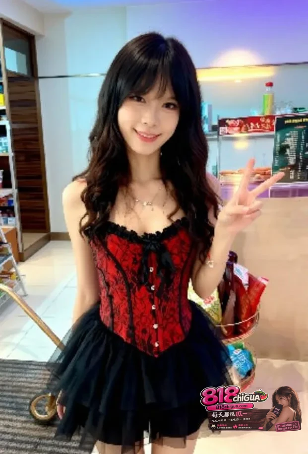 广西大学艺术系06年母狗 杨金香 约炮裸聊视频流出 浴室无套深插高潮迭起 表面清纯女神私下骚的很