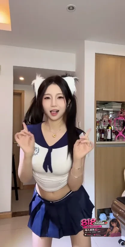 抖音少妇型美女小小张定制大尺度掰穴口交自慰福利泄密流出