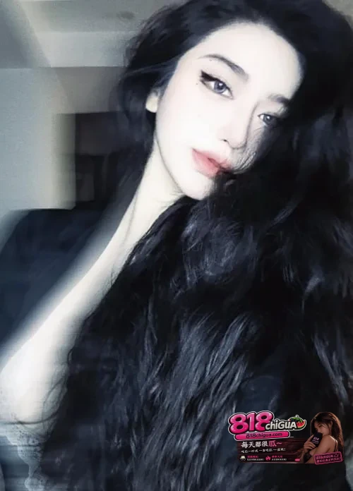 抖音微博爆火的健身女神亚亚亚辰大尺度私拍福利曝光顶级妖艳身材各种骚姿挑逗撩人脸穴同框自慰淫骚无比