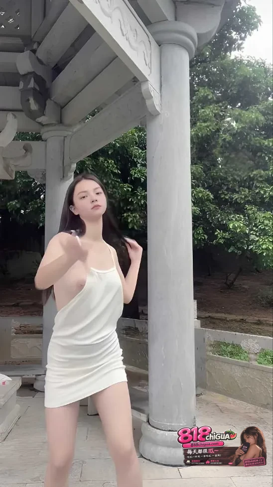 推特西西团队颜值舞蹈生安慕曦圆乳小师妹户外露出大秀骚舞浴室骑乘自慰淫荡到极致