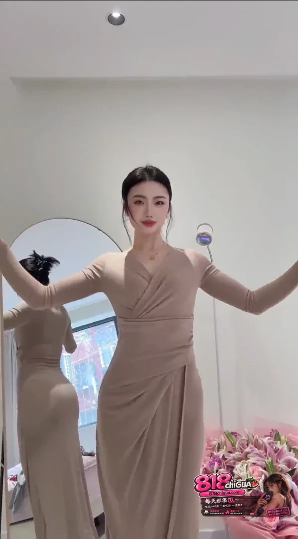 抖音网红女神粗腿公主彤宝情趣诱惑裸舞合集蜜桃翘臀狂野扭动假屌插穴高潮迭起顶胯露B旺盛阴毛散发浓郁骚气