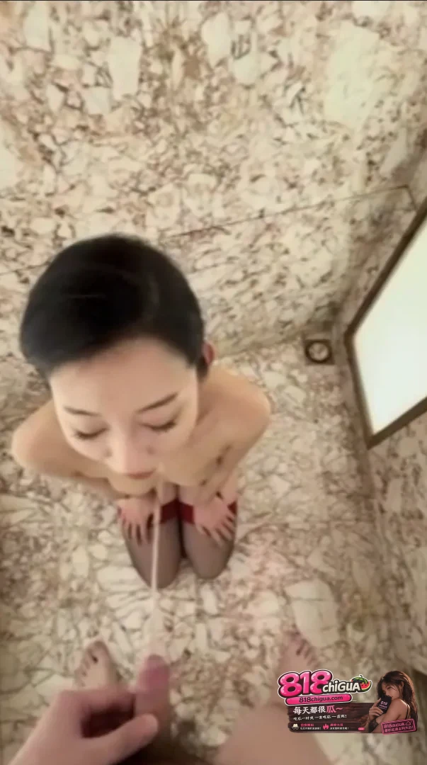 上海极品少妇人妻赵丽薇私拍泄密清纯女神出轨土豪沦为玩物车震口爆舔脚喝尿反差爆表