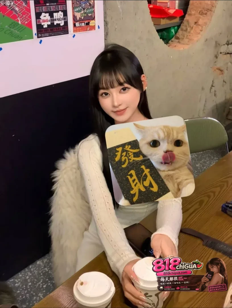 抖音网红漂亮甜妹失眠薯饼外表清纯内心烧杯情侣自拍露脸激情性爱视频曝光流出白虎蜜穴手指暴抠对镜后入口含假屌