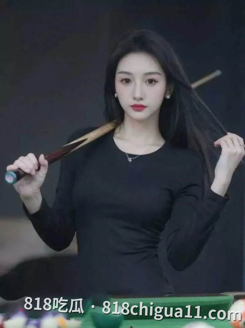 济南台球社团助教性爱视频泄密!白天清纯女大晚上主动献身富豪,还给大鸡巴无情调教口交,吸的金主欲罢不能大屌差点脱成皮。