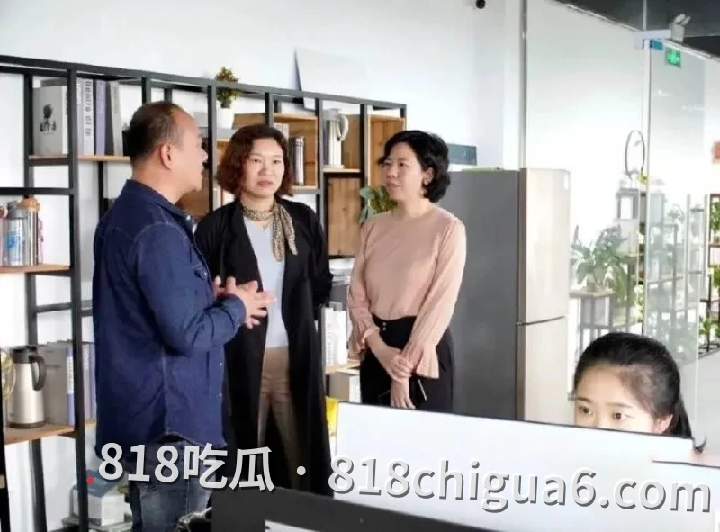 湖南永州商务局长周晓芬被前夫举报婚内出轨九人事件曝光!大量聊天记录与暧昧关系暴露,性爱视频被网友扒出,原来权利大能爽的鸡吧这么多。