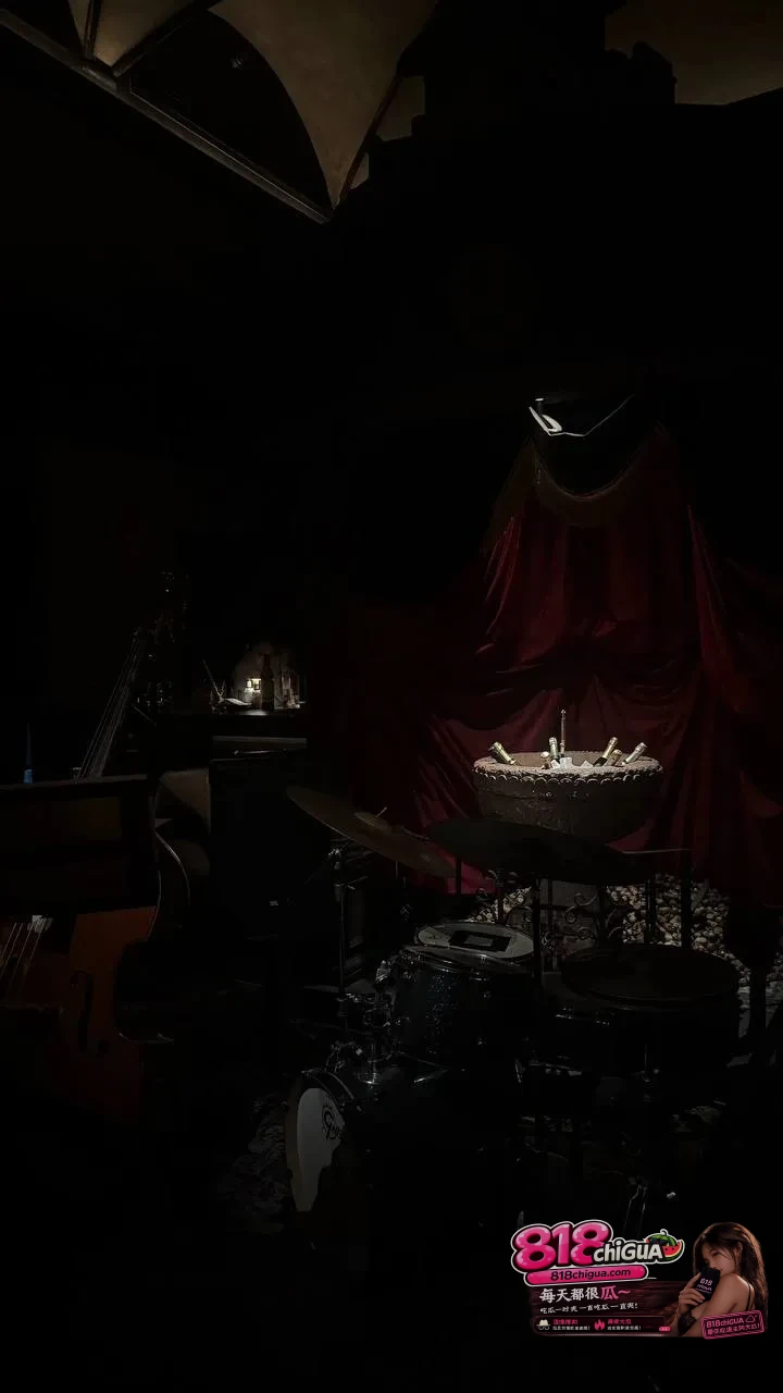 别用“京圈”掩盖“颠倒黑白”!起底曹雨婷母女的流量剧本:碰瓷卖惨终自食其苦