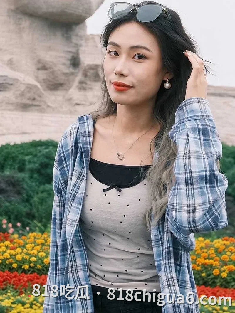 广东少妇林虹约炮视频泄密流出 被跑友调教后入打桩 爽到翻白眼骚穴闭合不上