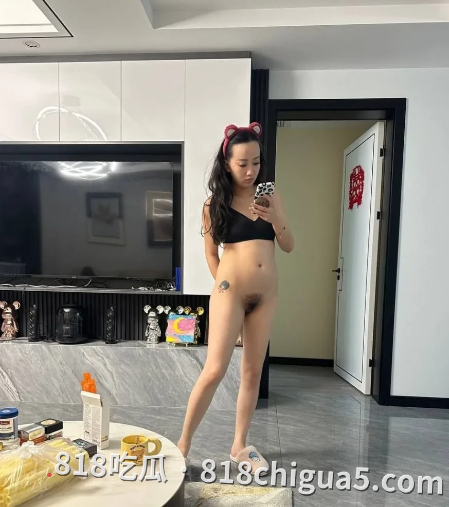 湖北职业技术学院拜金学姐 杨佳慧 闺蜜曝光其勾搭金主 酒店性爱视频 全学校疯传 人设彻底崩踏