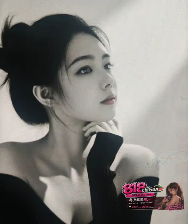 云南昆明高颜值人妻李佳纯乖乖女反差淫荡母狗黑丝足交被炮友狠狠调教