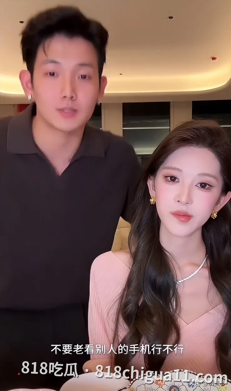 抖音千万网红梅尼耶偷吃黑料曝光!刚刚结婚就开始勾引其他女人,经常夜不归宿,还主动拍下肏其他母狗视频被网友扒出。