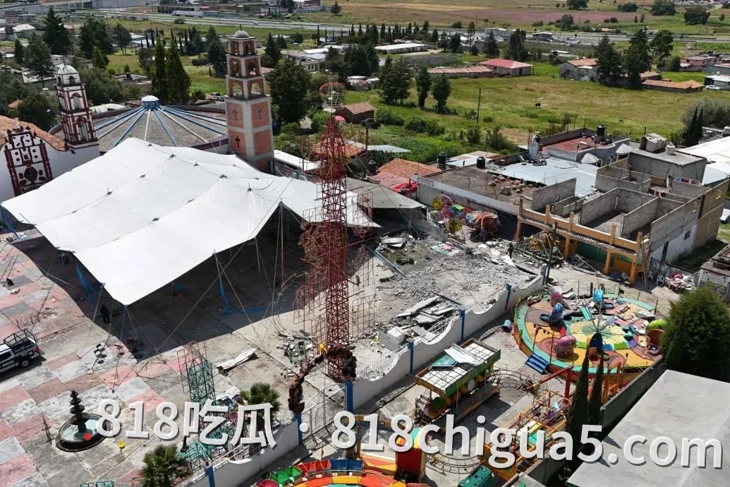 墨西哥圣徒节惨剧:特马斯卡辛戈教堂旁烟花仓库爆炸致10死超60伤,庭院坍塌现场狼藉!