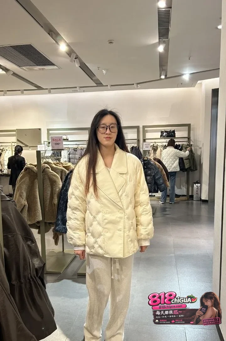 高颜值反差婊十个眼镜九个骚江西武功山赵艺欣反差骚浪紫色丁字裤情趣丝袜极致反差