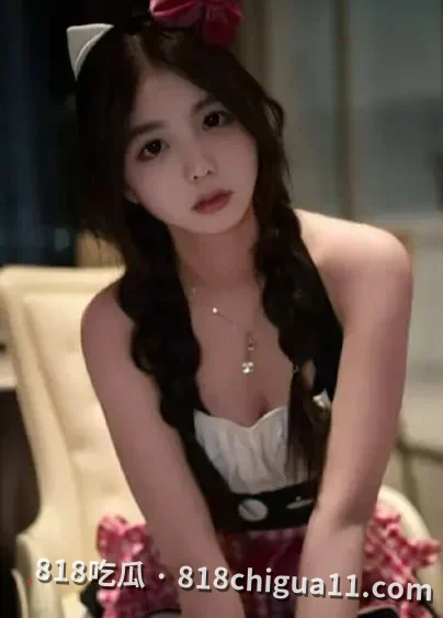 抖音网红八酱大尺度私拍视频合集!黑丝美腿勾人心魄,犬跪姿势疯狂自慰,脸上一副欠操的样子。
