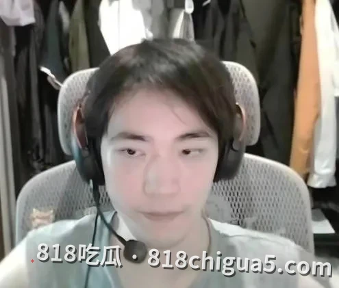 第五人格游戏主播伯人设崩塌,被操粉成瘾受害女性被联名曝光,凌晨发布道歉声明被打脸后被迫退网!