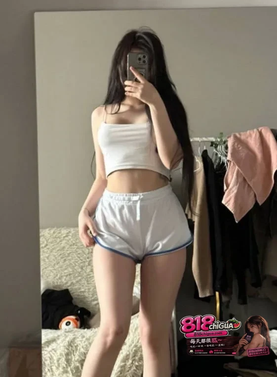 高颜值巨乳学生妹于楠与网友裸聊视频流出,前凸后翘完美身材一览无遗!自虐扇脸演绎极致口活反差感满满!