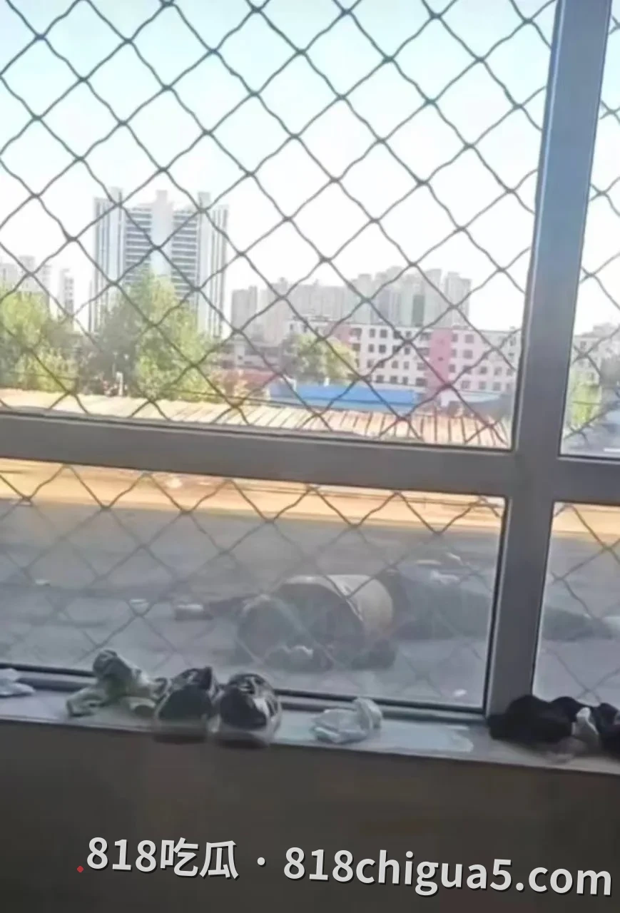 河北安平一男子炒股巨亏,午后在金穗家园坠楼身亡