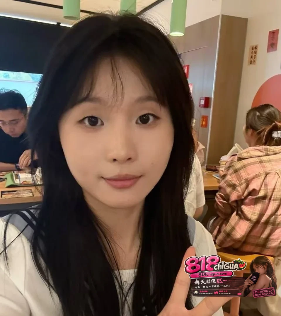 南宁师范大学大二甜妹 许知夏 情趣狗链大玩3P 被强制调教口爆颜射