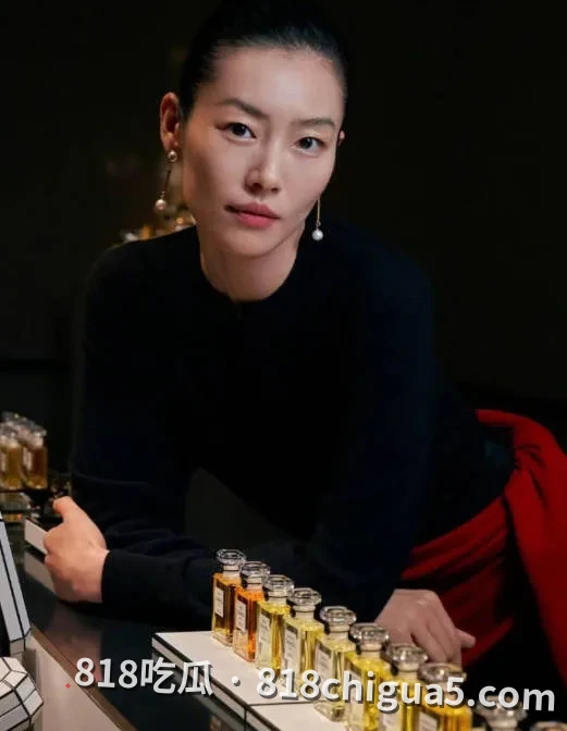 娱乐圈重磅八卦,井柏然与刘雯秘密领证传闻冲上文娱热搜!早期男同传闻再次被翻出,背后大佬竟是何炅!