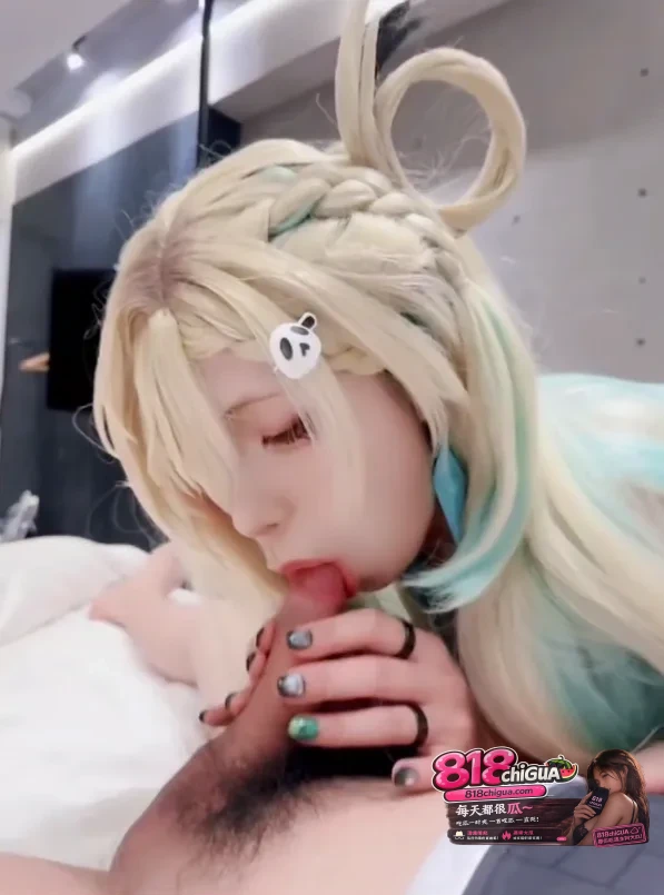 推特高颜值Coser 琳奈 大尺度露脸福利 口爆后被操的淫水直流