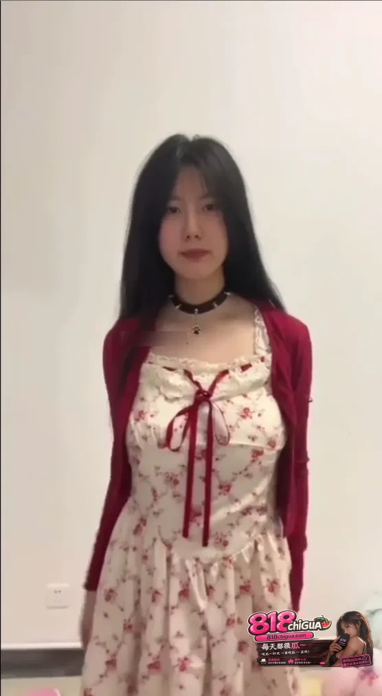 极品巨乳福利姬舌头君定制跳脱衣舞视频特写展示无毛嫩穴身材一绝顶尖少女美乳极品颜值媚香惑世!