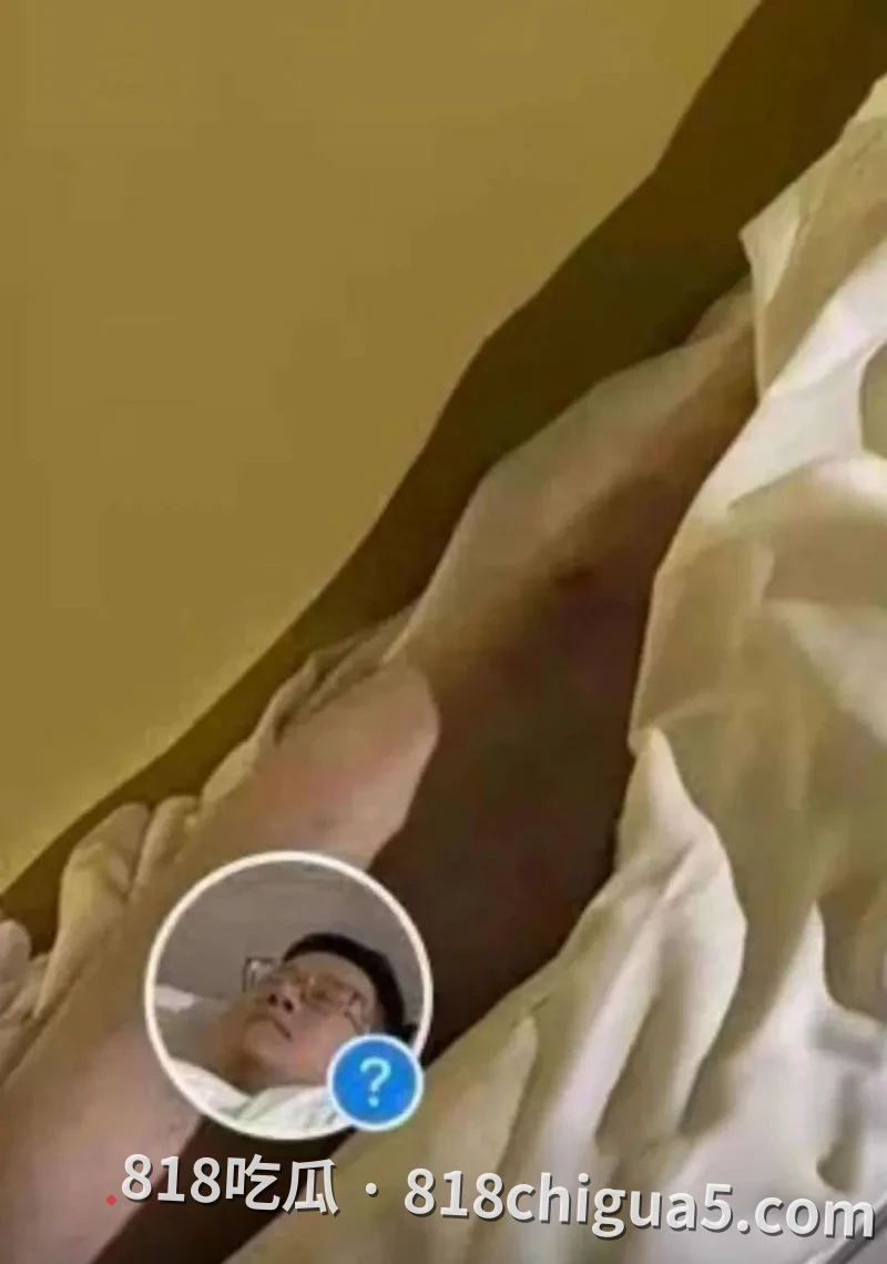 澳大利亚悉尼Shawn婚内出轨被发现。原配给男人准备惊喜,却意外发现丈夫与小三生儿育女,性爱惨遭视频被曝光