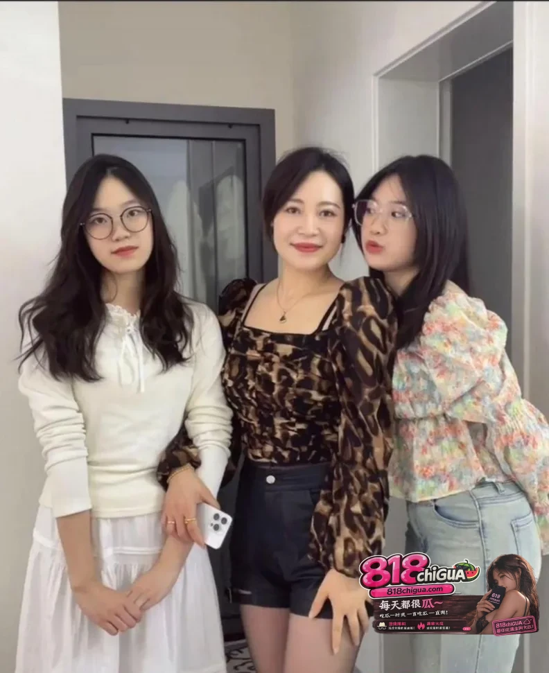 抖音极品网红少妇落日也很美好定制视频自慰福利外流衣衫慢褪极尽风骚揉奶弄蕊间春水潺潺春色无尽