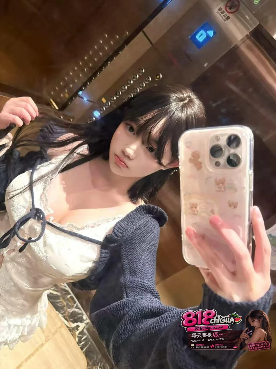 抖音140万粉网红高颜值美女野心坏蛋金主重金定制跳骚舞洗澡自拍擦边诱惑满满!