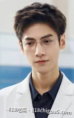 9月15号狗仔扔娱乐圈猛料!明星张婧仪新恋情曝光,深夜与罗云熙进同一家酒店,不雅视频流出秒上热搜!