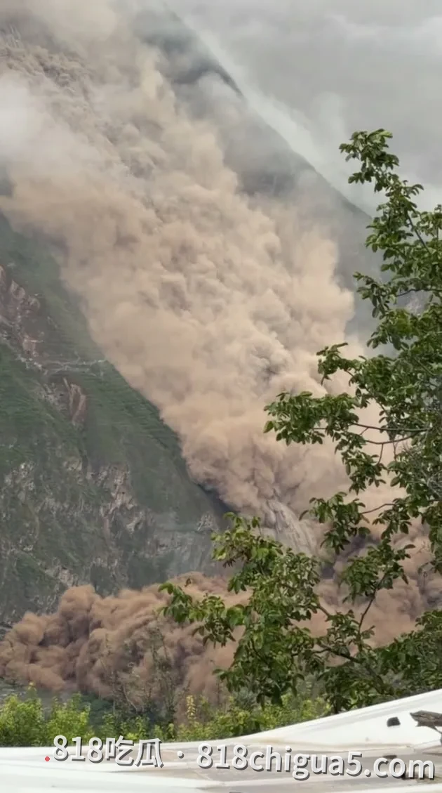 虚惊一场却惊心动魄：四川茂县叠溪镇发生大型山体滑坡，岷江一度受阻分流，161名群众提前转移实现零伤亡