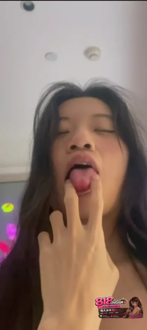 中国政法大学研究生徐曦格做爱自拍大量流出乖乖女私下与师兄多次约炮高潮喷水